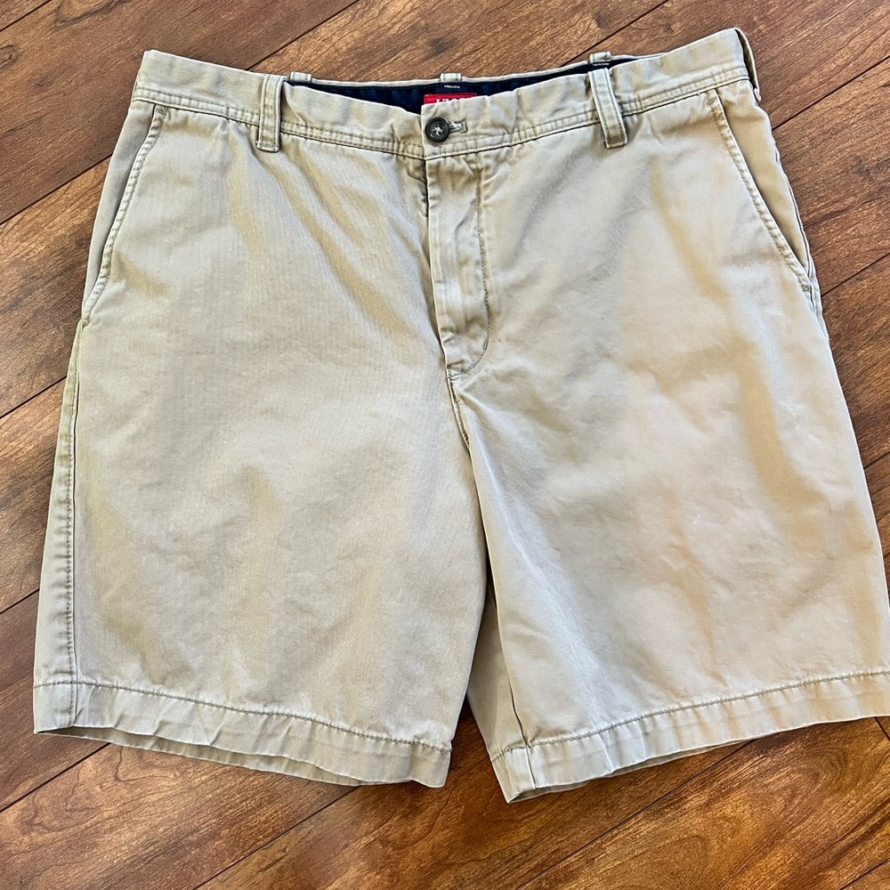 Izod Flat Front Khaki Chino Shorts-Size 36